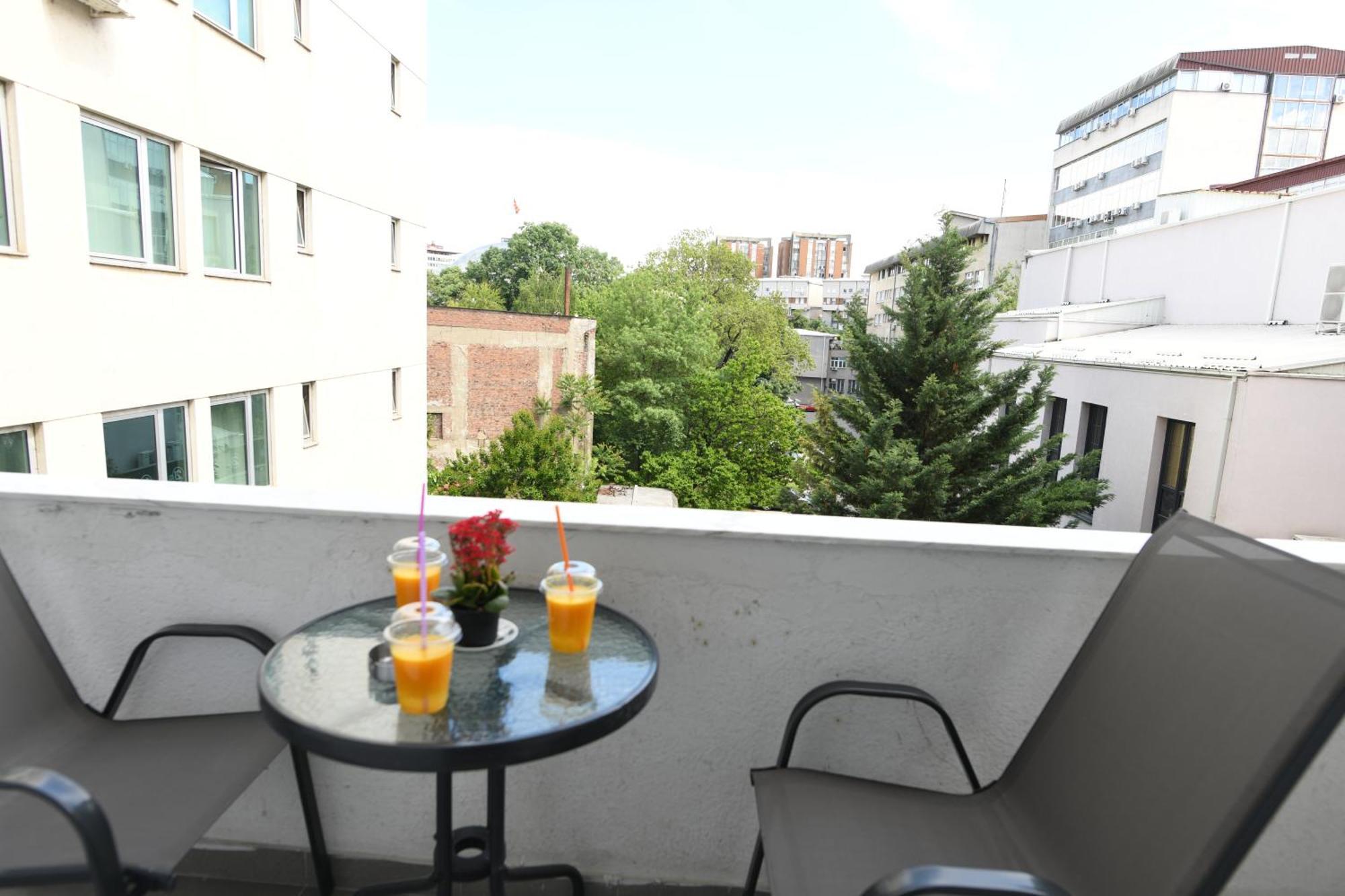 Cinema Vardar Apartment Скопье Экстерьер фото